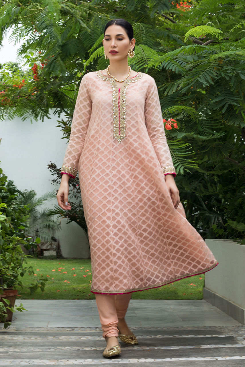 Deepak Perwani | Nazia Eid Edit 26 | Souris (KTD3256) by Deepak Perwani – Pakistani designer wear