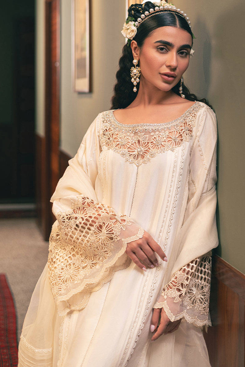 MNR | Chaye Coffee Luxury Pret | Snowy Whisper - Official MNR stockist in UK - Sakeena London