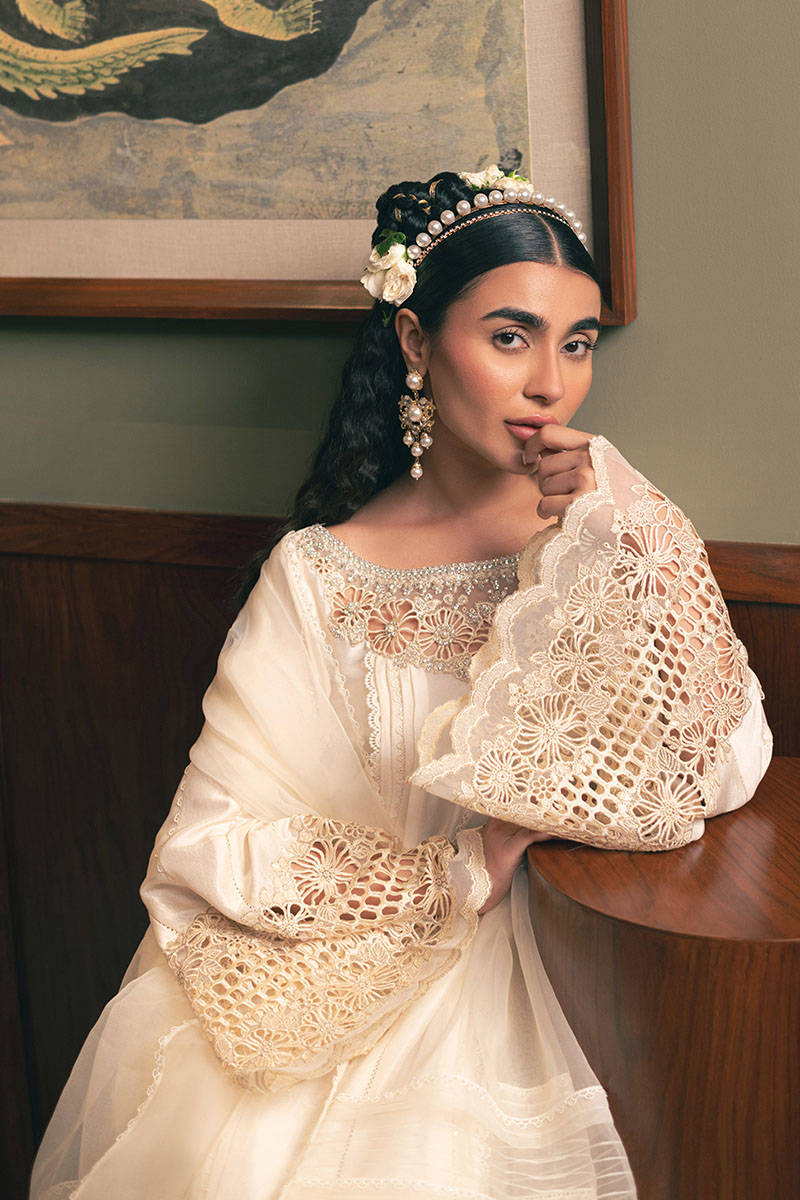 MNR | Chaye Coffee Luxury Pret | Snowy Whisper - Official MNR stockist in UK - Sakeena London