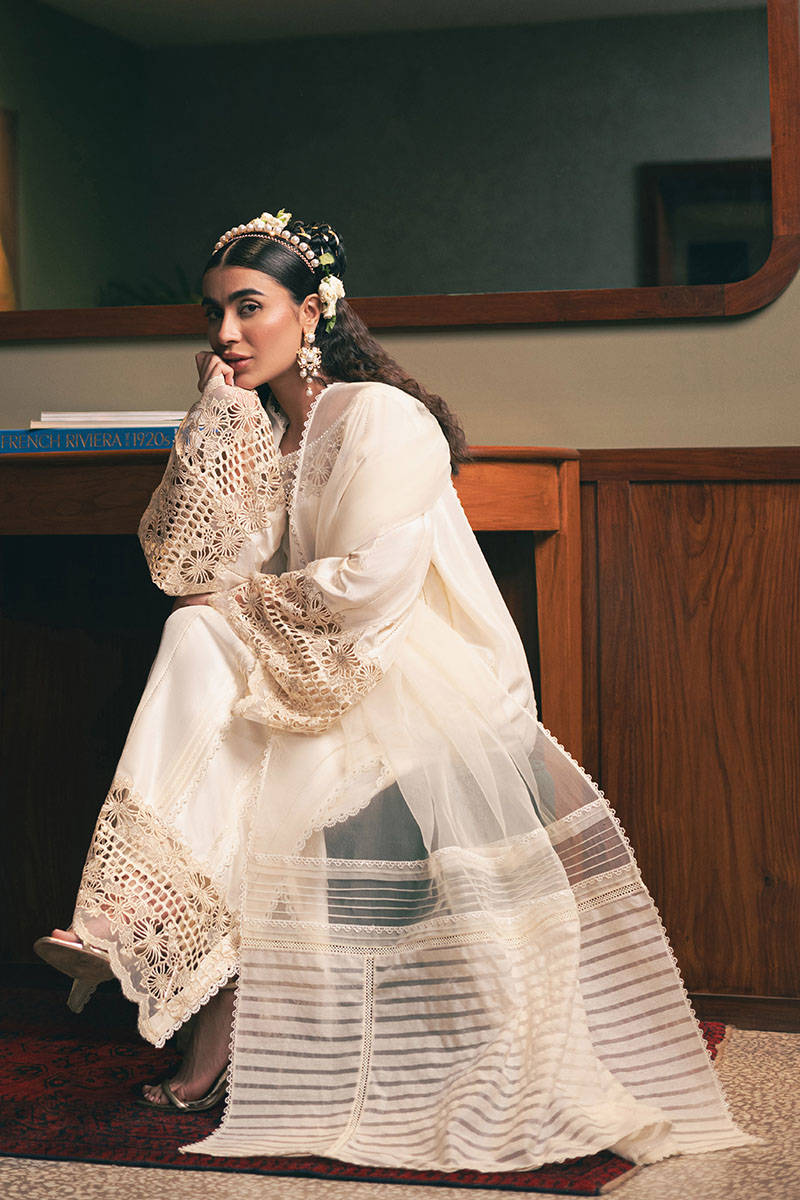 MNR | Chaye Coffee Luxury Pret | Snowy Whisper - Official MNR stockist in UK - Sakeena London