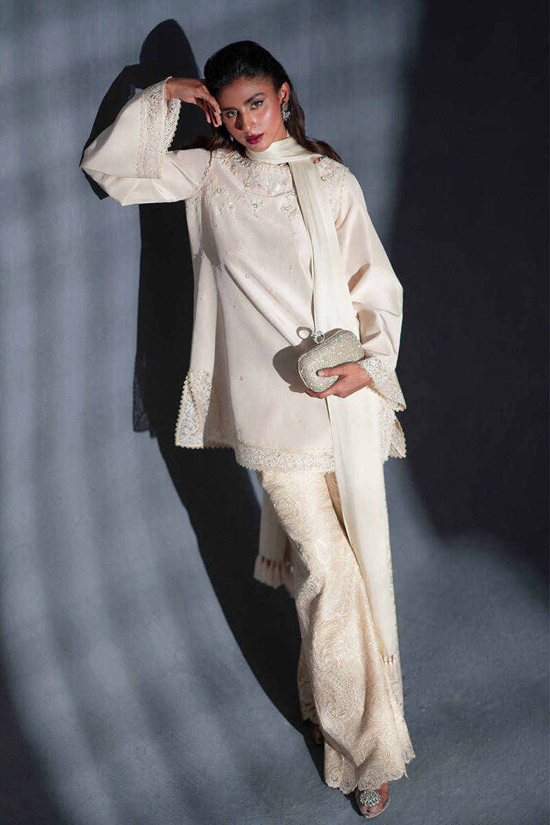 MNR | Chai Coffee Luxury Pret | Saffron Pearl - Official MNR stockist in UK - Sakeena London