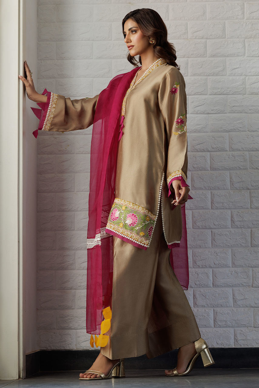 Deepak Perwani | Summer Festive 25 | Sophia - Official Deepak Perwani stockist in UK - Sakeena London