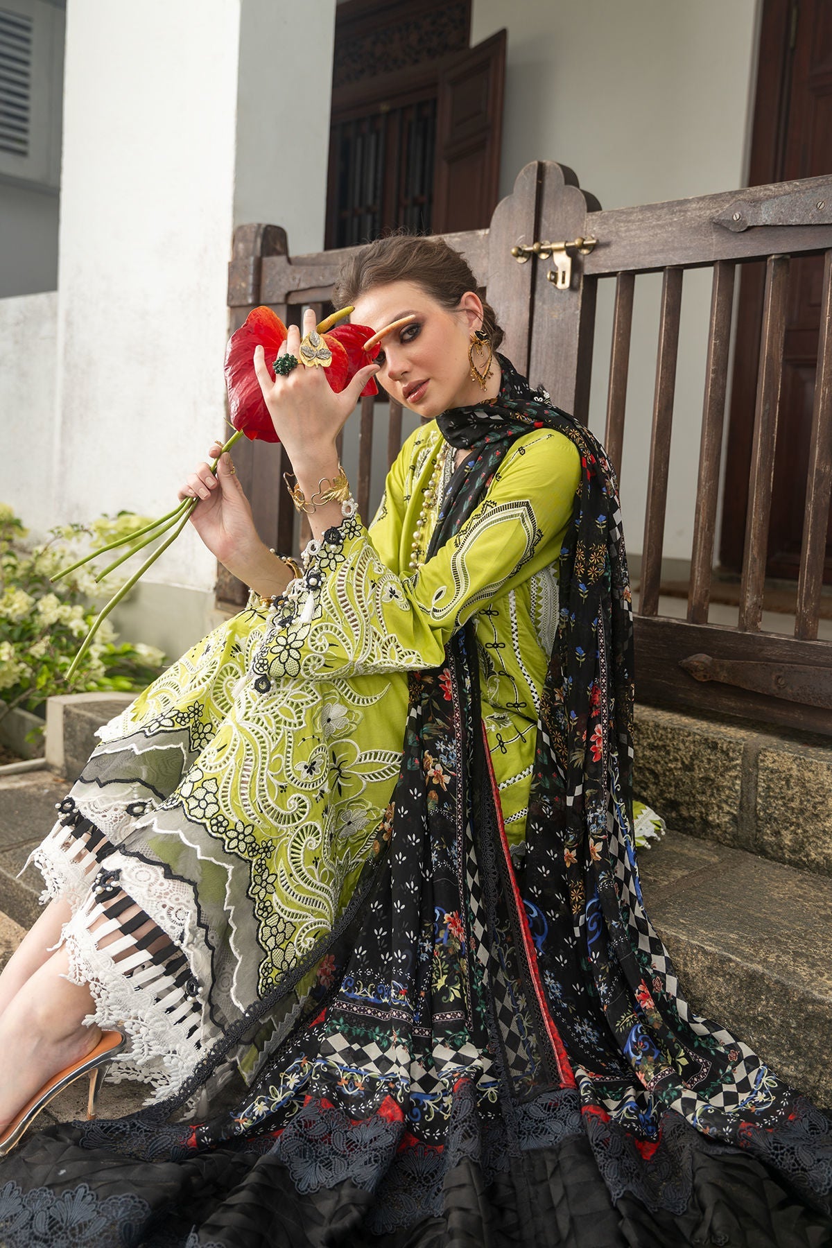 Annus Abrar | Neroli Luxury Lawn | Rutaba