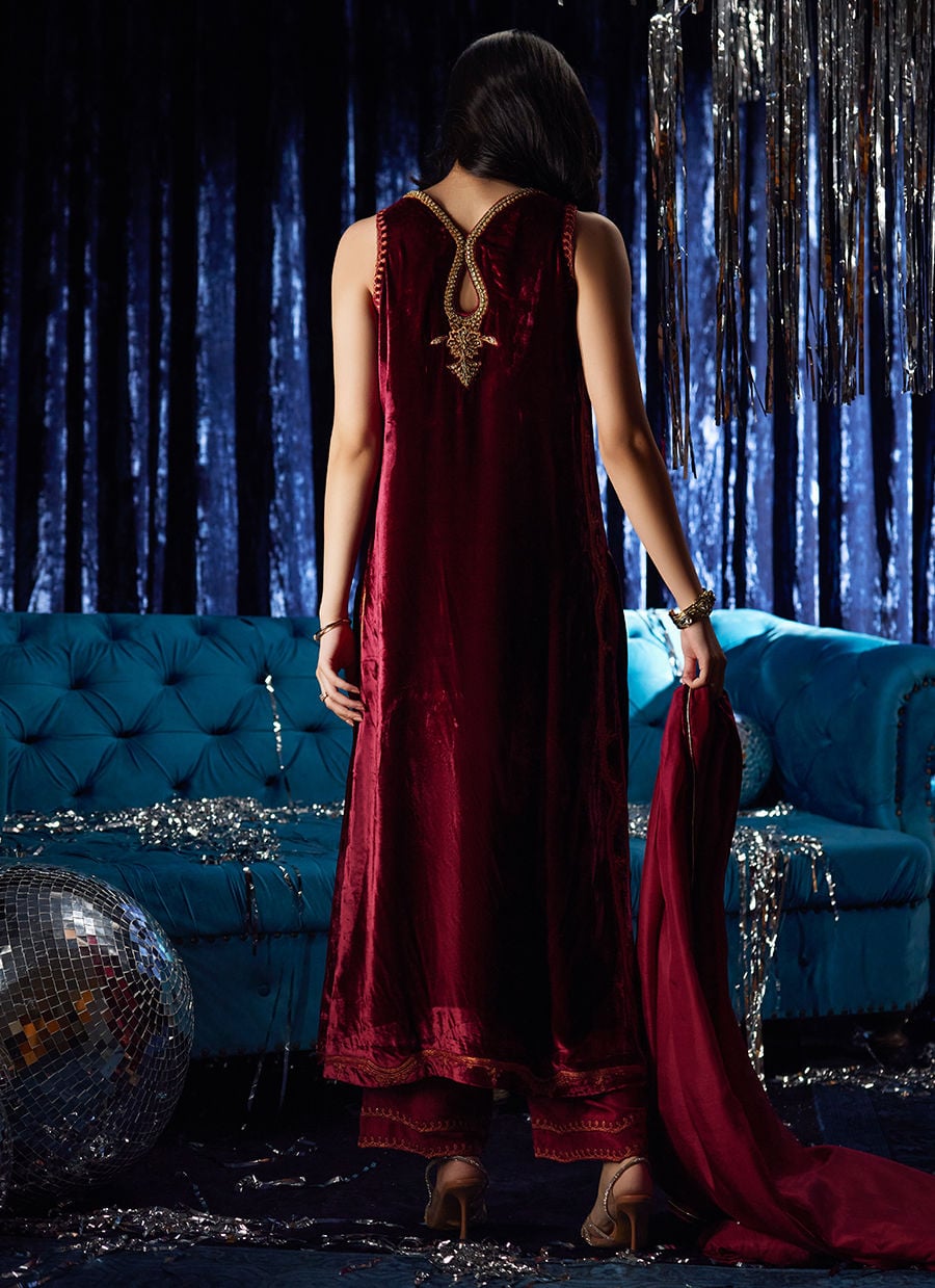 Farah Talib Aziz | Velvet Fete 4 | Arden Garnet Shirt And Dupatta - Official Farah Talib Aziz stockist in UK - Sakeena London