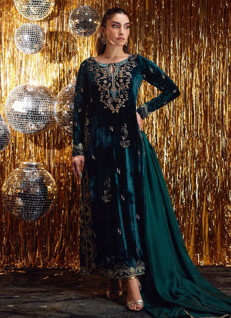 Farah Talib Aziz | Velvet Fete 4 | Gleen Forest Green Velvet Shirt And Dupatta - Official Farah Talib Aziz stockist in UK - Sakeena London