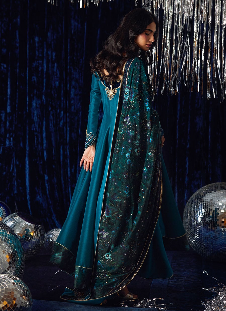 Farah Talib Aziz | Velvet Fete 4 | The Verve Shawl - Official Farah Talib Aziz stockist in UK - Sakeena London