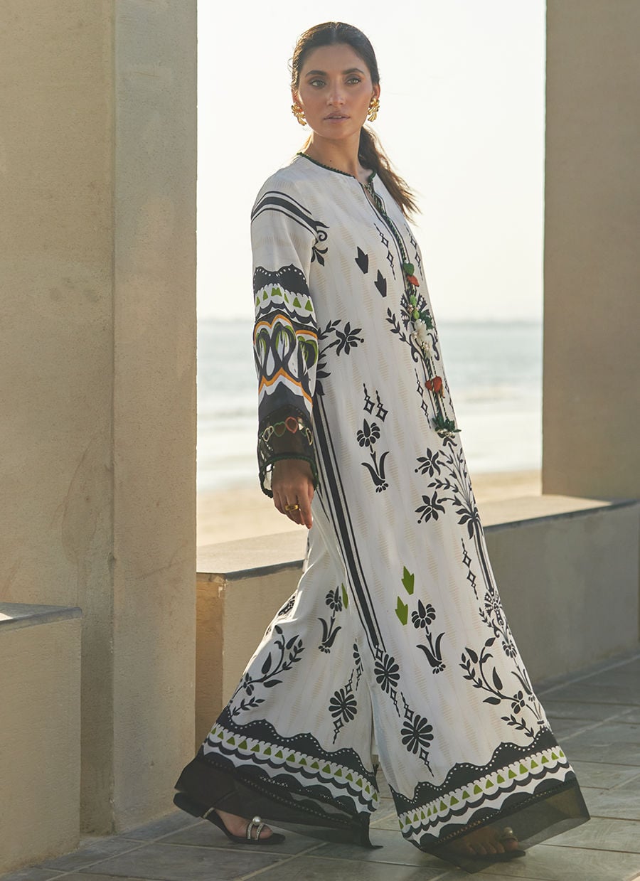 Farah Talib Aziz | Laani The Kaftan Edit | Zenya Crepe