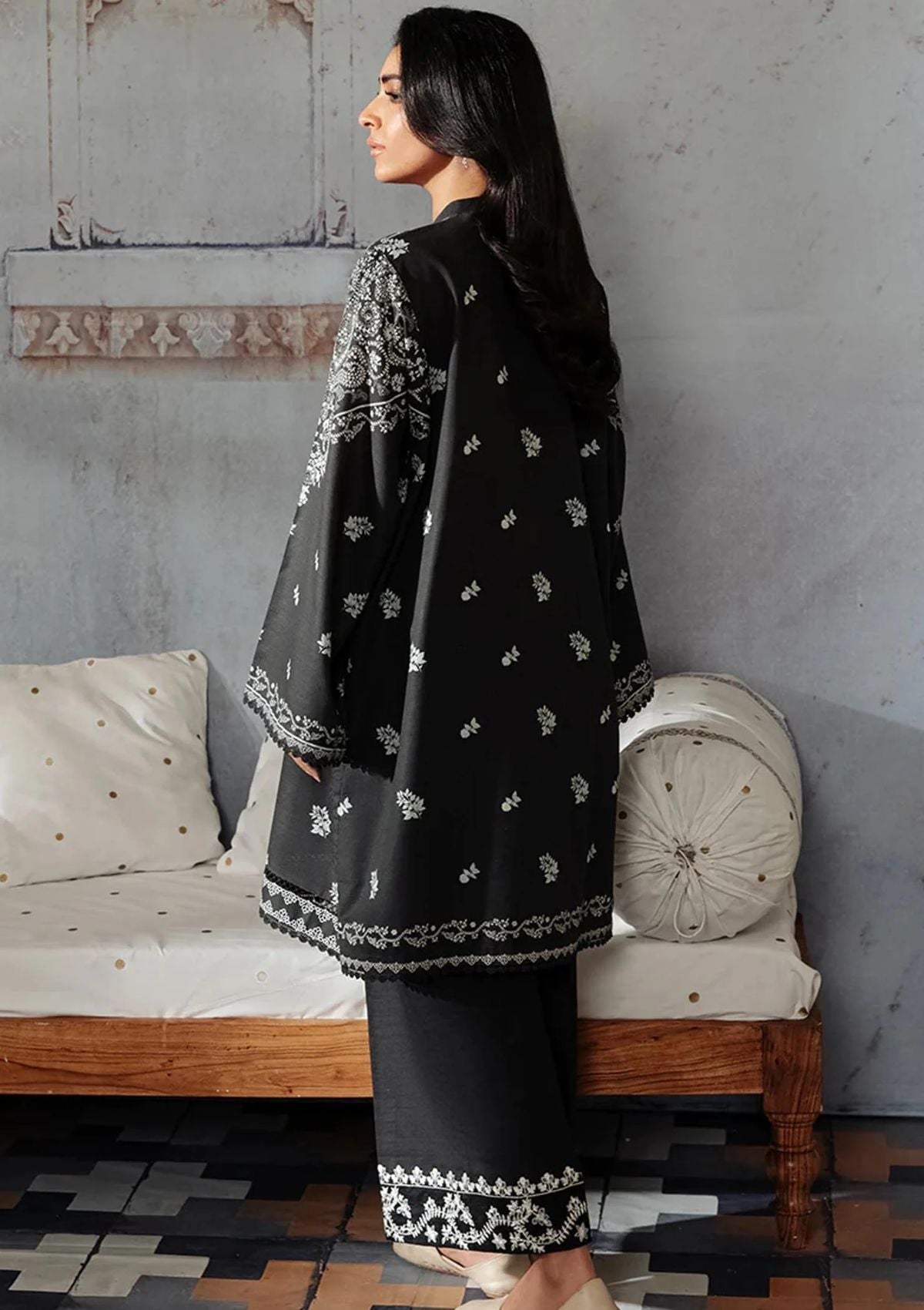 Winter Collection - Cross Stitch - Khaddar/Linen 23 - Black Breeze 14