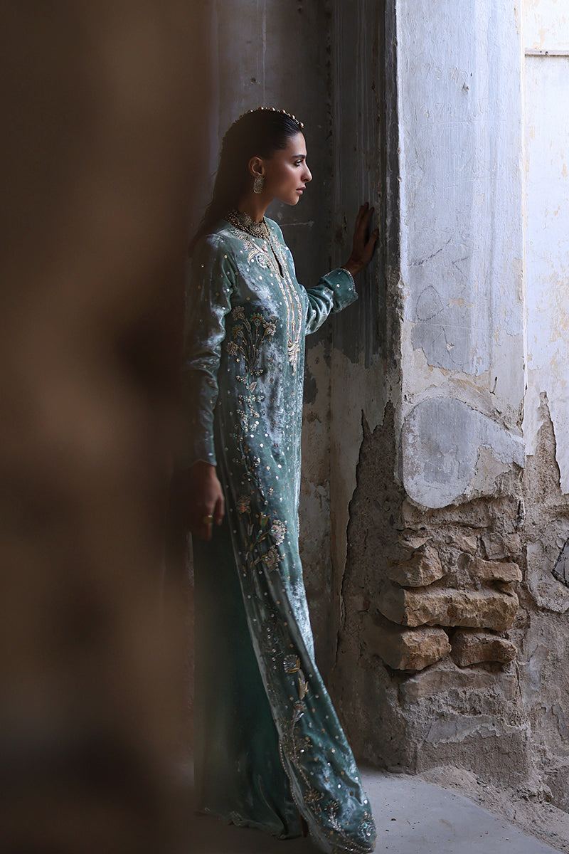 Wardha Saleem | Pure Velvet 25 | Vian - Official Wardha Saleem stockist in UK - Sakeena London