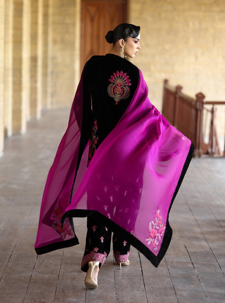 Zainab Chottani | Velura Velvet Edit 25 | Arah Farshi - Official Zainab Chottani stockist in UK - Sakeena London