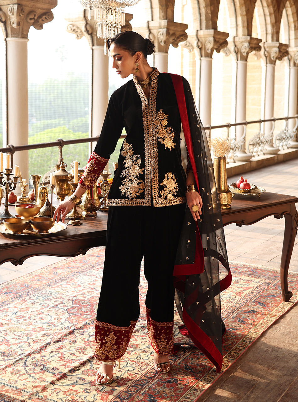 Zainab Chottani | Velura Velvet Edit 25 | Vian Farshi - Official Zainab Chottani stockist in UK - Sakeena London