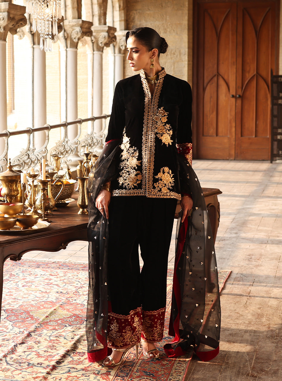 Zainab Chottani | Velura Velvet Edit 25 | Vian Farshi - Official Zainab Chottani stockist in UK - Sakeena London