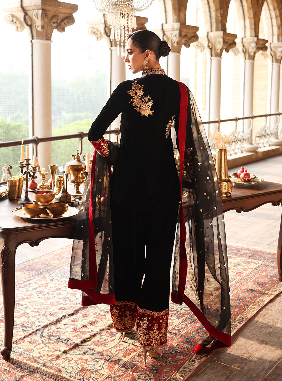 Zainab Chottani | Velura Velvet Edit 25 | Vian Farshi - Official Zainab Chottani stockist in UK - Sakeena London