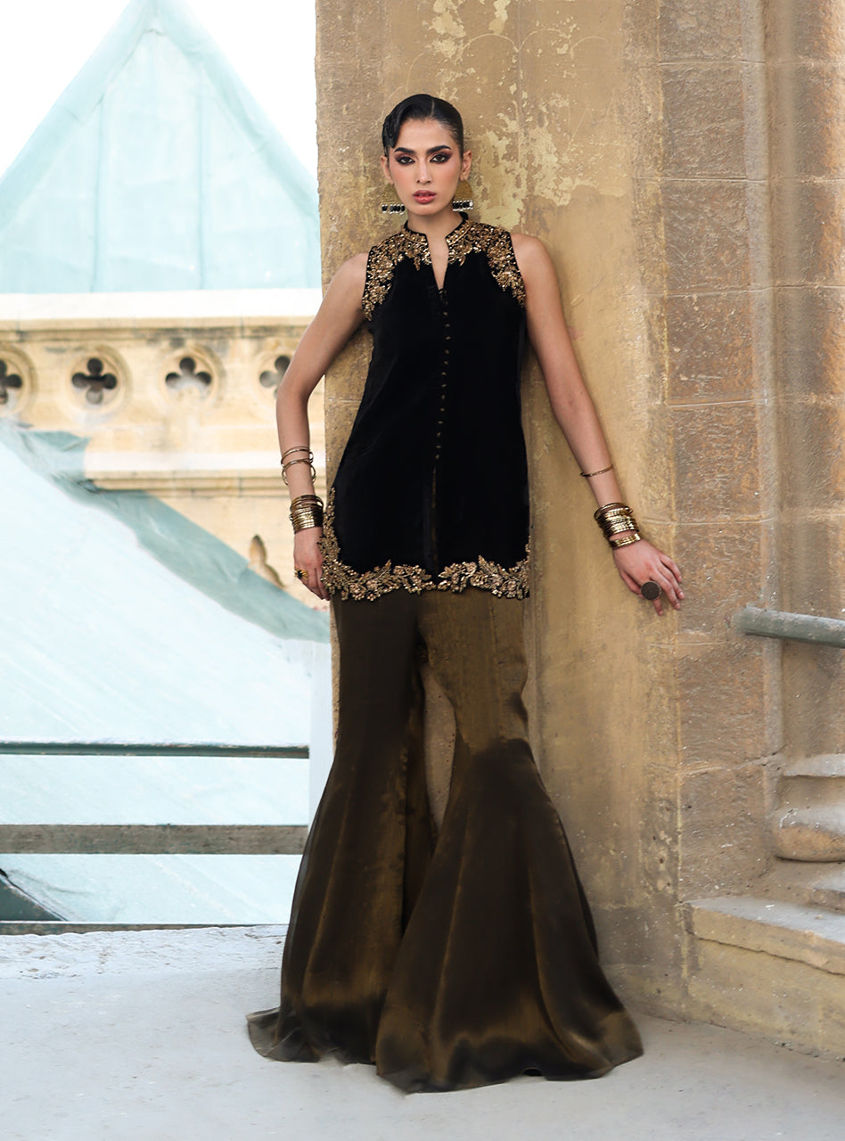 Zainab Chottani | Velura Velvet Edit 25 | Mihr Gold - Official Zainab Chottani stockist in UK - Sakeena London