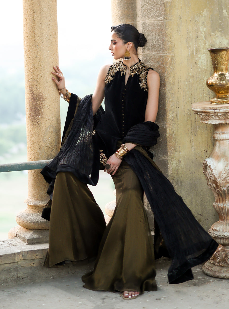 Zainab Chottani | Velura Velvet Edit 25 | Mihr Gold - Official Zainab Chottani stockist in UK - Sakeena London