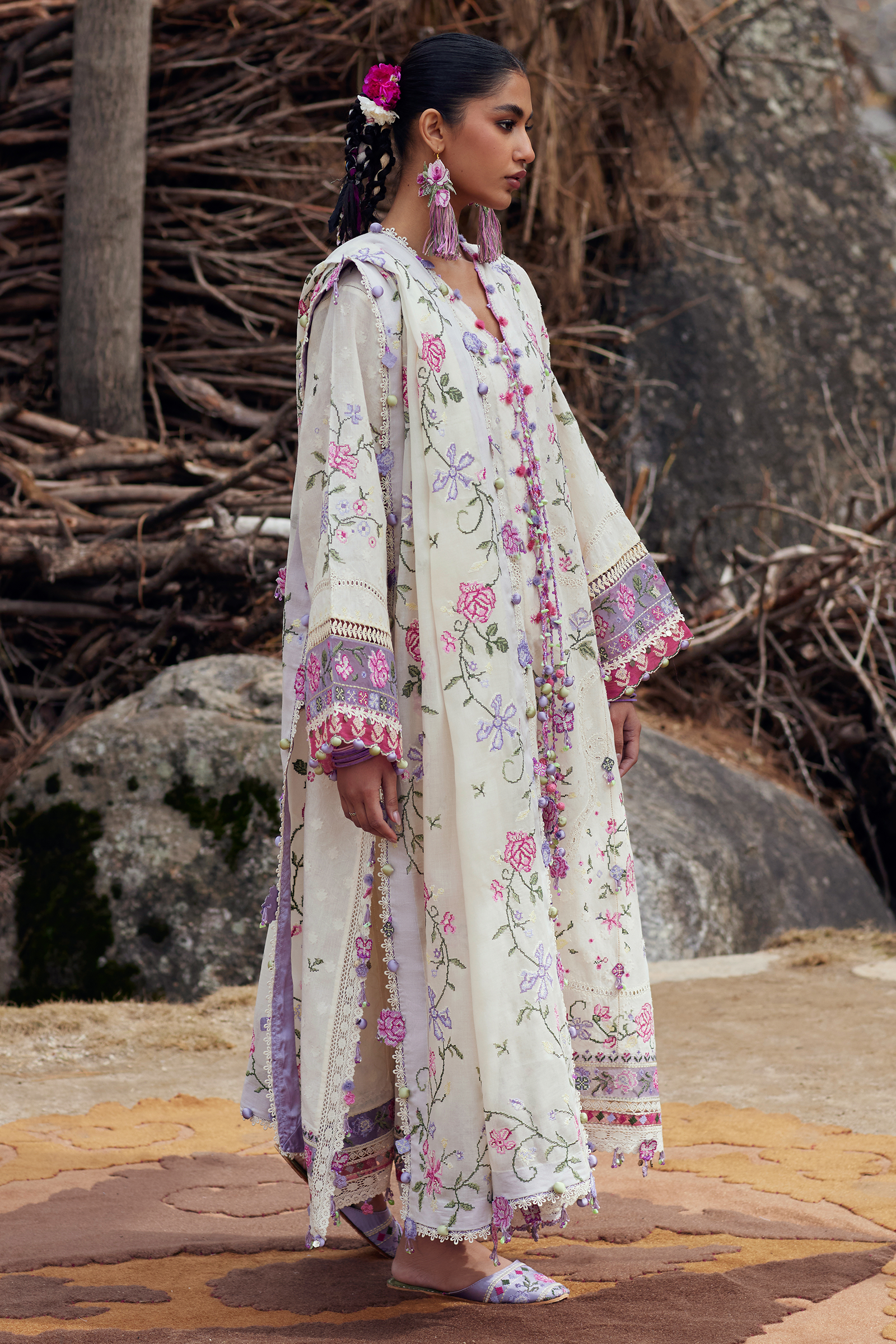 Zaha | Lawn 26 | HUÄ YÃN è±éµ (ZL26-03 A)