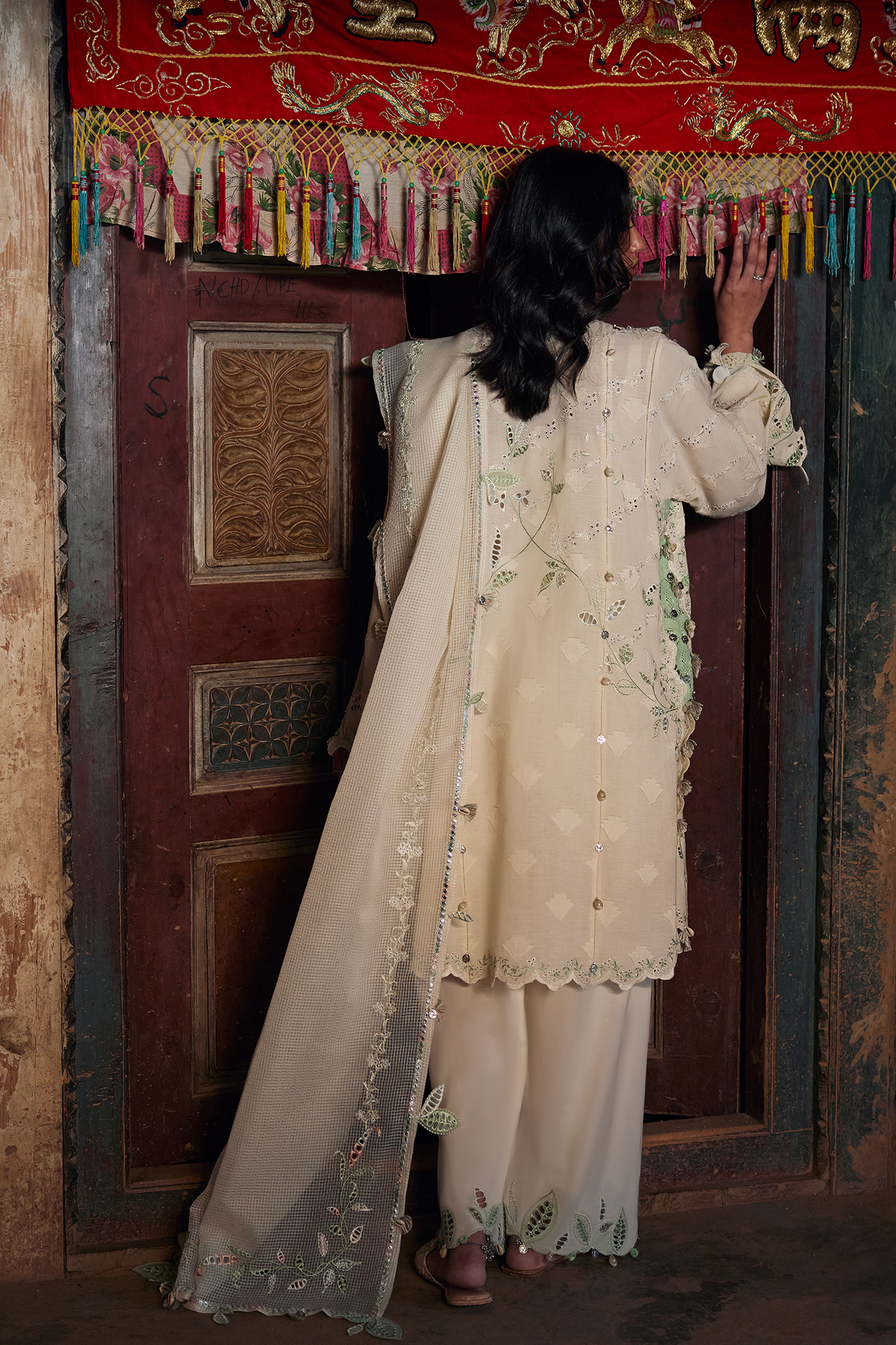 Zaha | Lawn 26 | MEI æ¢ (ZL26-05 A)