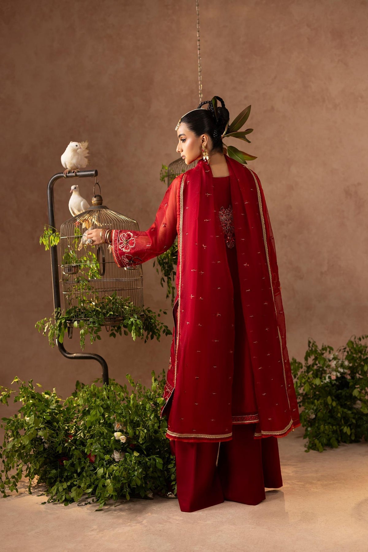 Shurooq | Geet Luxe | Mahia - Official Shurooq stockist in UK - Sakeena London