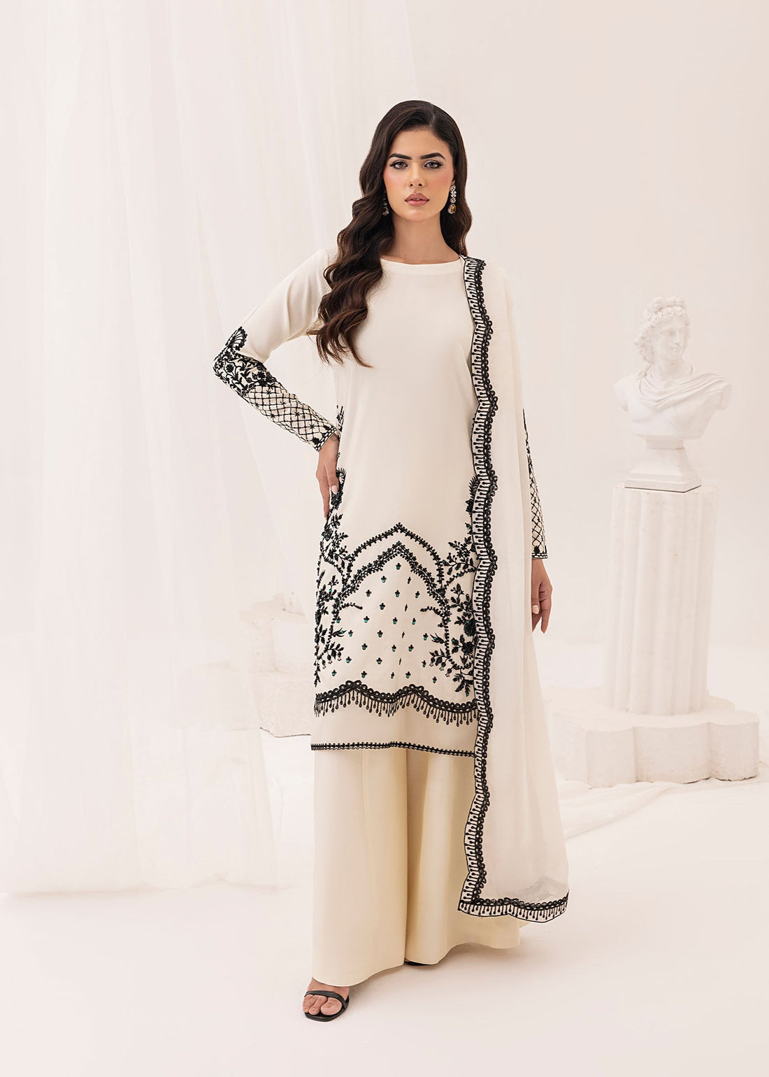 Jamnii | Silk Ivy | Noir Pearl - Official Jamnii stockist in UK - Sakeena London