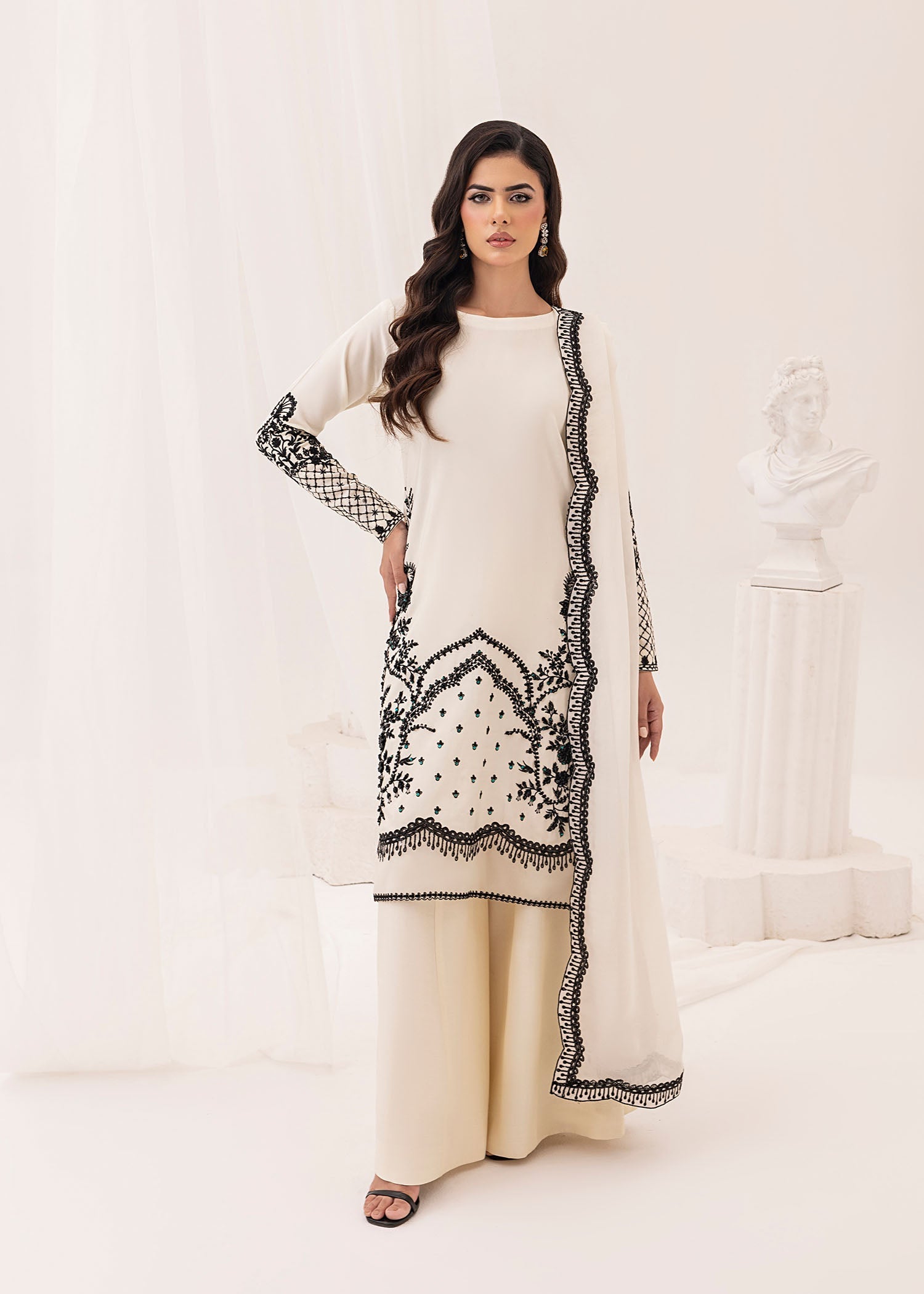 Jamnii | Silk Ivy | Noir Pearl - Official Jamnii stockist in UK - Sakeena London