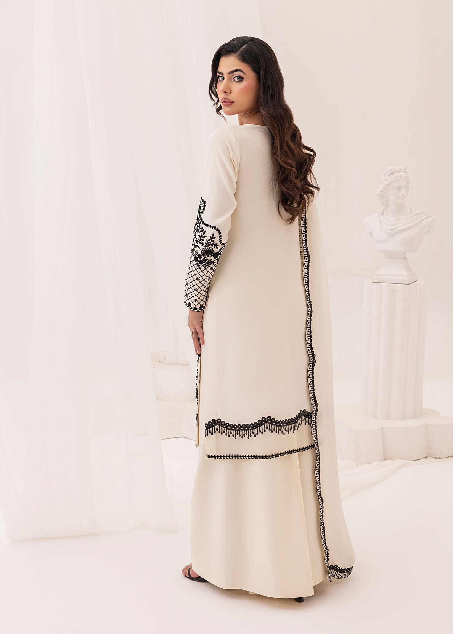Jamnii | Silk Ivy | Noir Pearl - Official Jamnii stockist in UK - Sakeena London