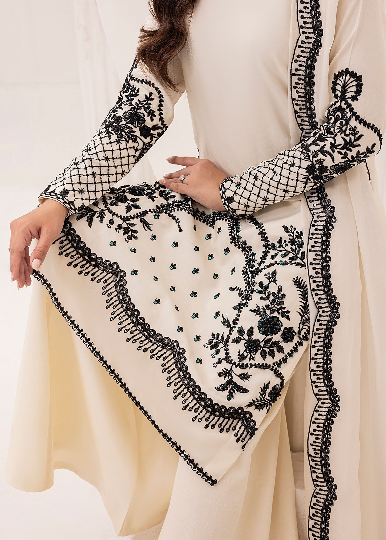 Jamnii | Silk Ivy | Noir Pearl - Official Jamnii stockist in UK - Sakeena London