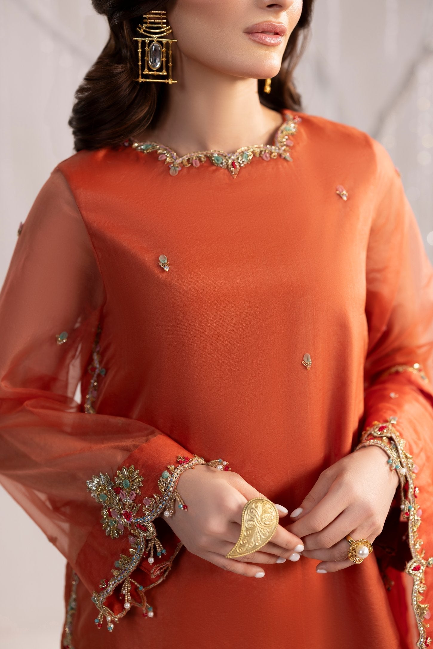 Shurooq | Echo in Bloom | Amber Dusk