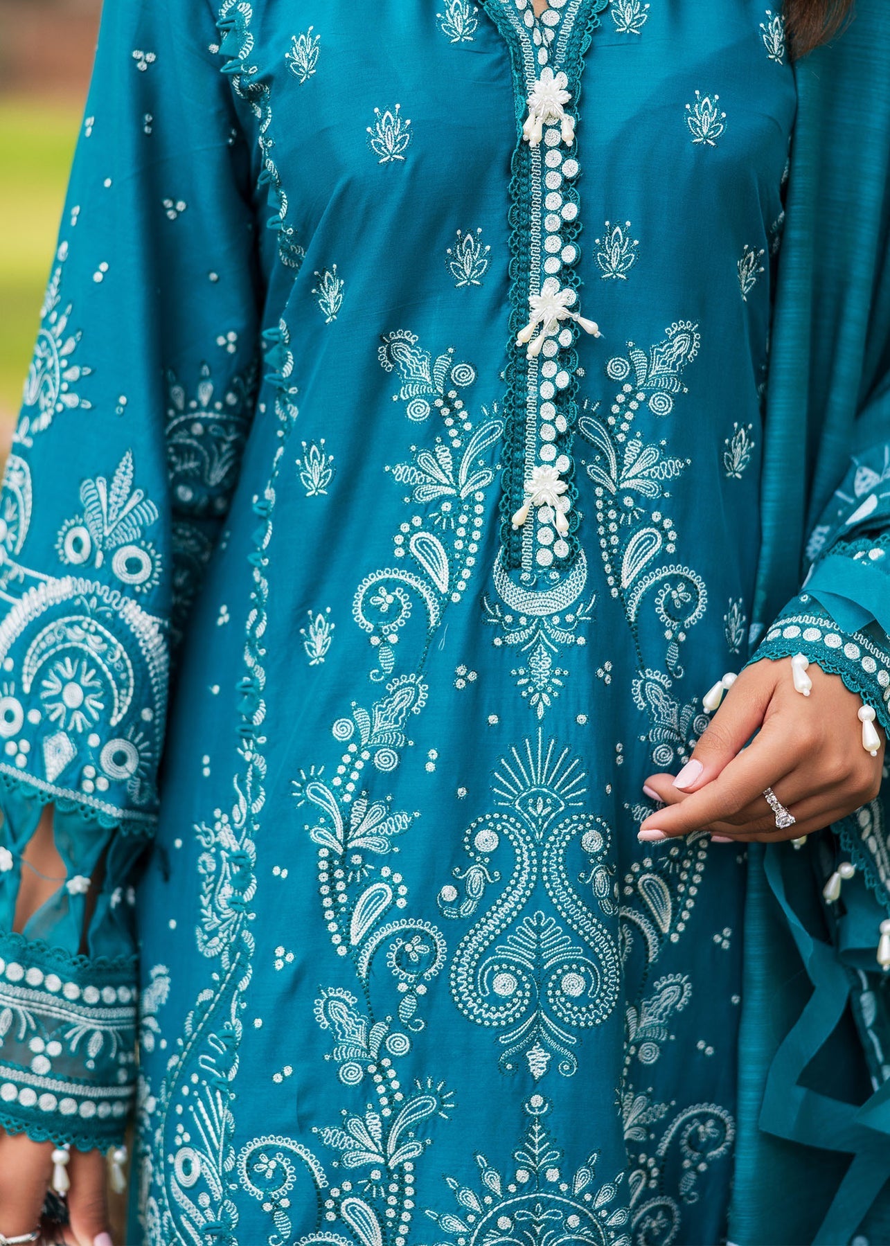 Paras by Pasha | Bloom and Beyond | Sapphire Bloom - Official Paras by Pasha stockist in UK - Sakeena London
