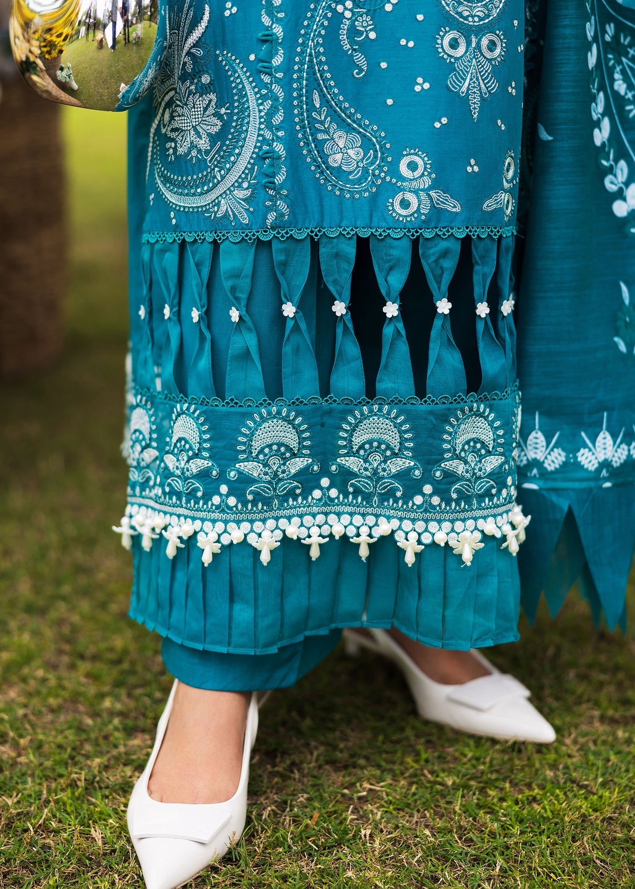 Paras by Pasha | Bloom and Beyond | Sapphire Bloom - Official Paras by Pasha stockist in UK - Sakeena London