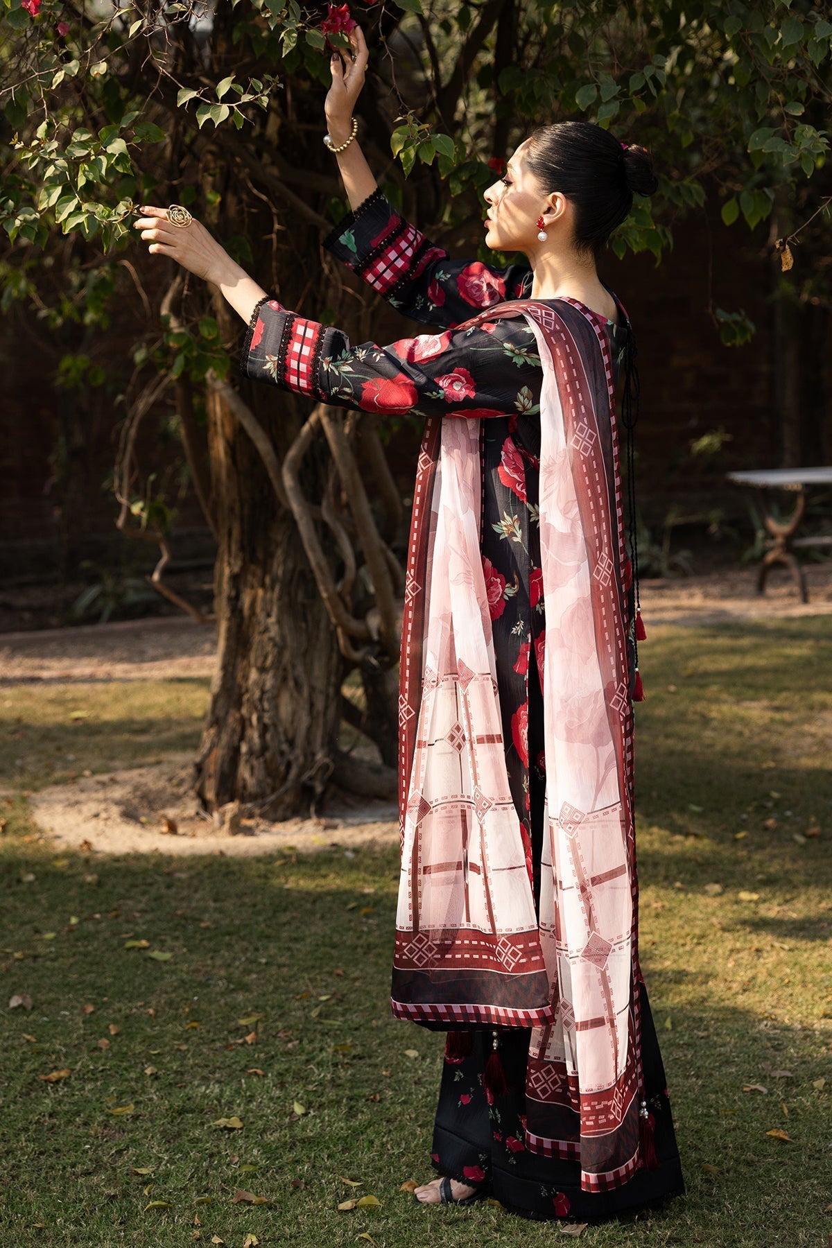 Alizeh | Sheen Lawn Prints 25 | AF-PL-6032-Somber - Official Alizeh stockist in UK - Sakeena London