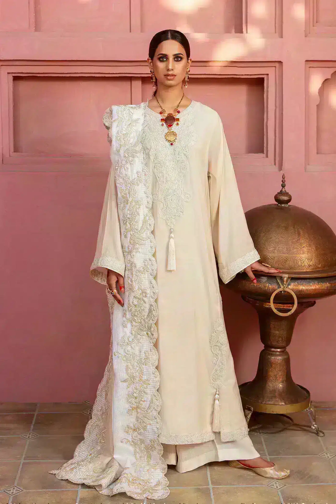 Nilofer Shahid | Nur e Subh Formals | Naz - Official Nilofer Shahid stockist in UK - Sakeena London