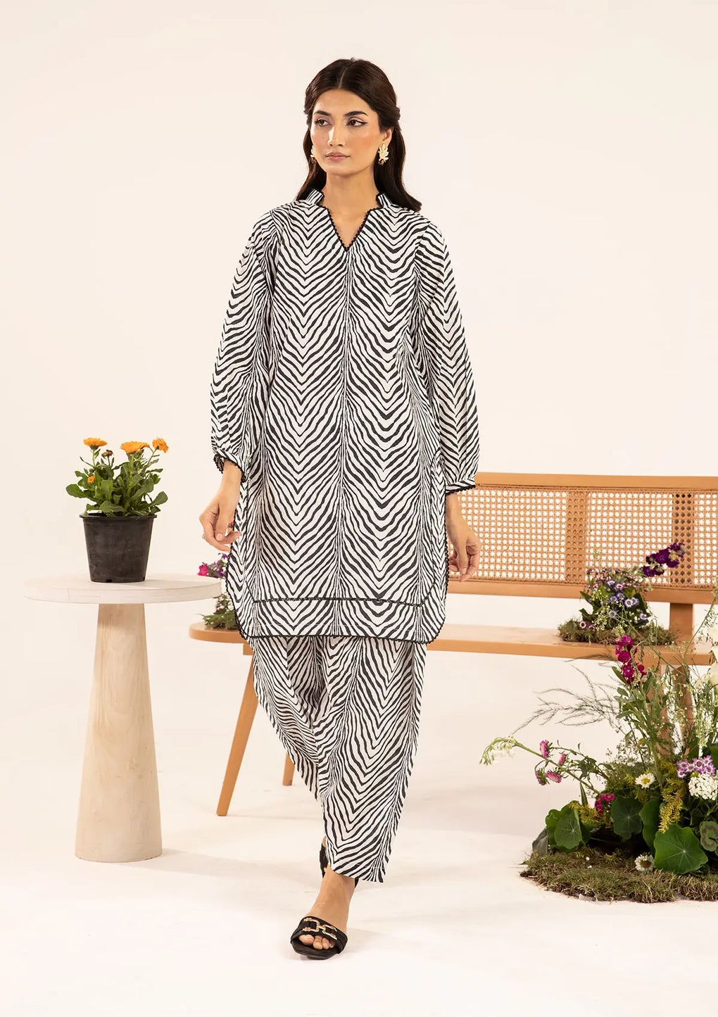 Elaf Premium | Pret 25 | EPT-09 SIVE - Official Elaf Premium stockist in UK - Sakeena London