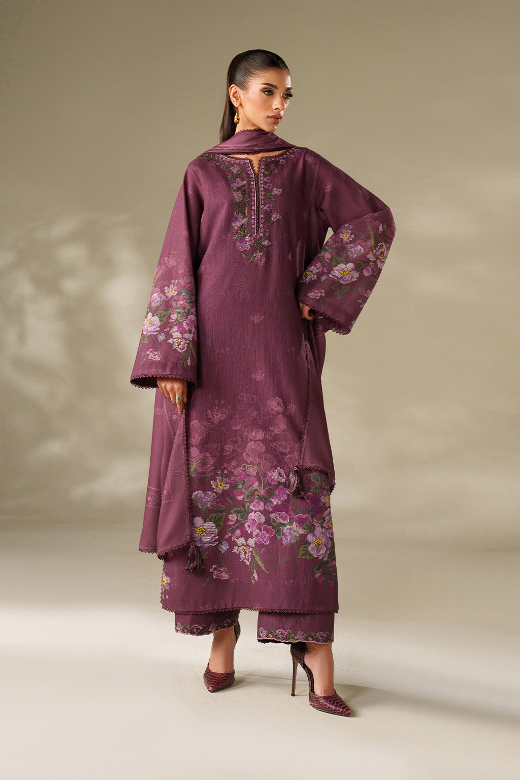 Iznik | Winter Chapter 25 | UE-566 Printed Khaddar - Official Iznik stockist in UK - Sakeena London