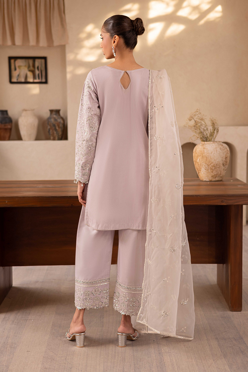 Emaan Adeel | Noore Festive Formals | YALINA - Official Emaan Adeel stockist in UK - Sakeena London