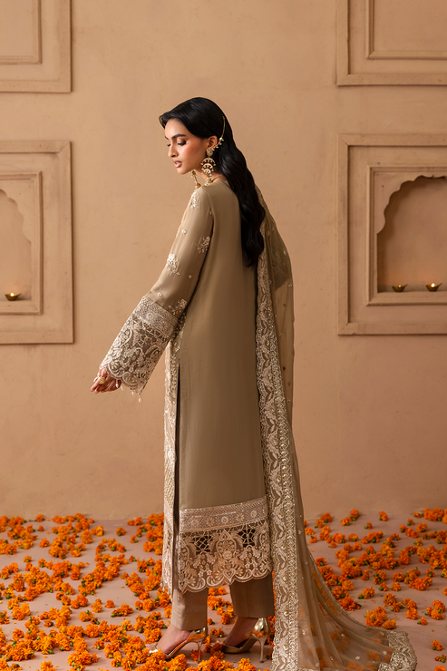 Emaan Adeel | Sheherzadi Formals 25 | ULFAT - Official Emaan Adeel stockist in UK - Sakeena London