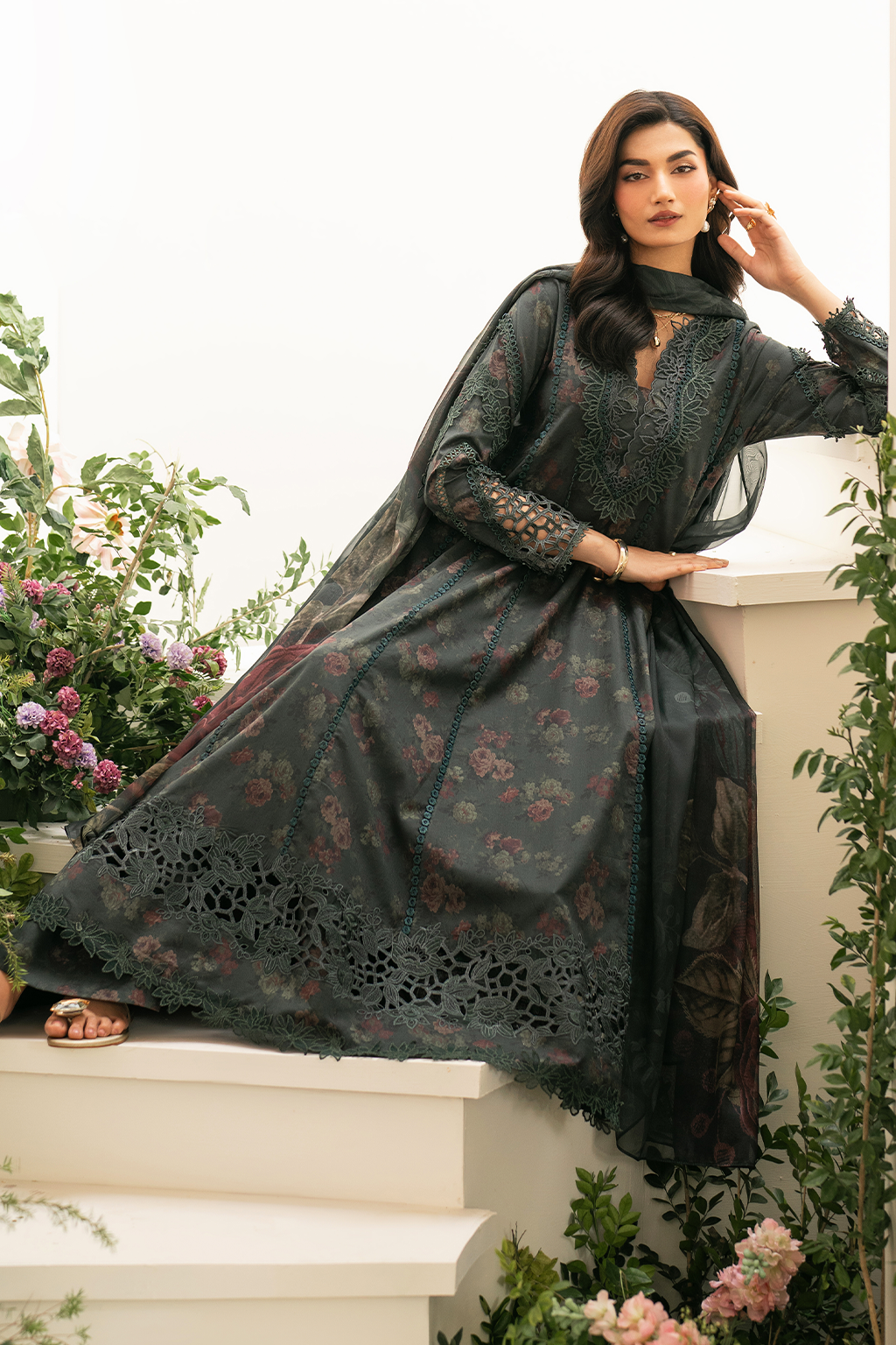 Iznik | Festive Edition | IFE-08 - Official Iznik stockist in UK - Sakeena London