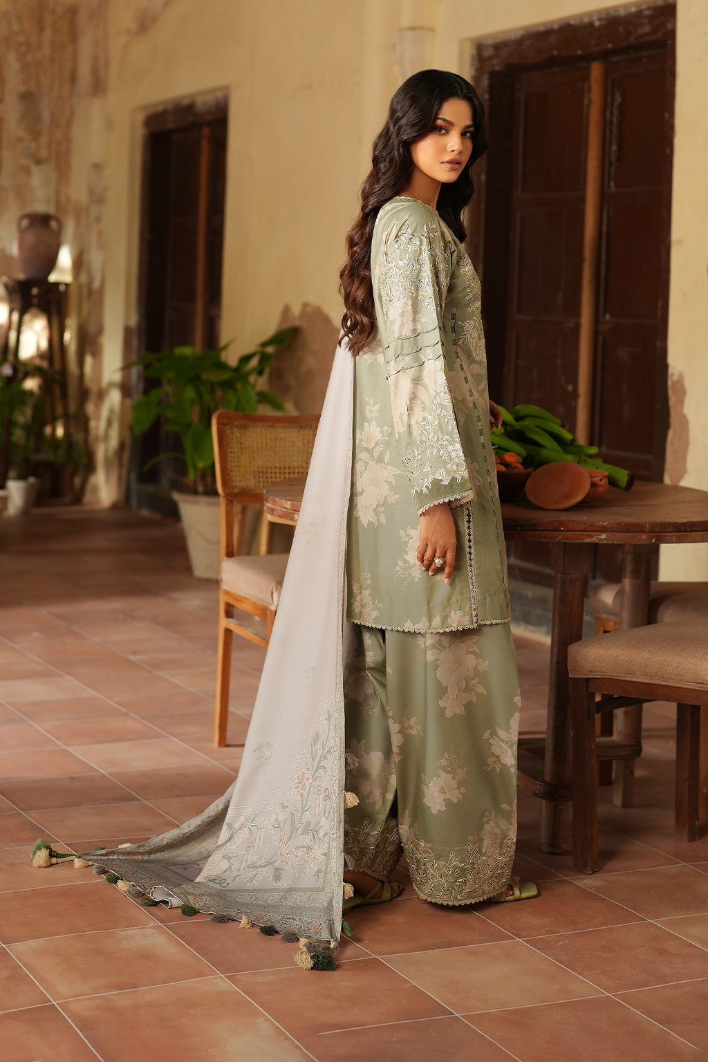 Iznik | Winter 25 | IPF-08 - Official Iznik stockist in UK - Sakeena London