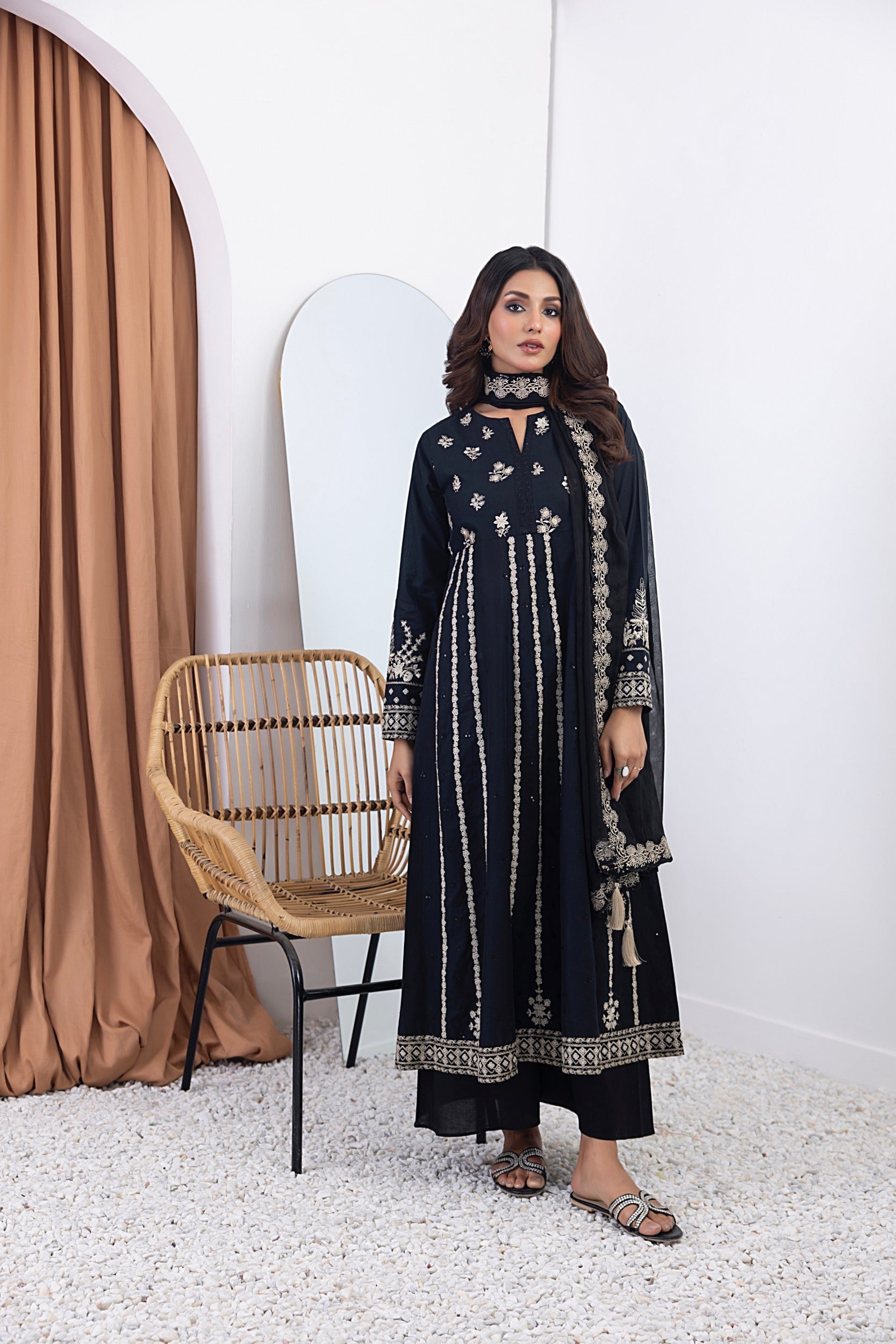 LSM | Winter Marina 24 | 0027 - Official LSM stockist in UK - Sakeena London