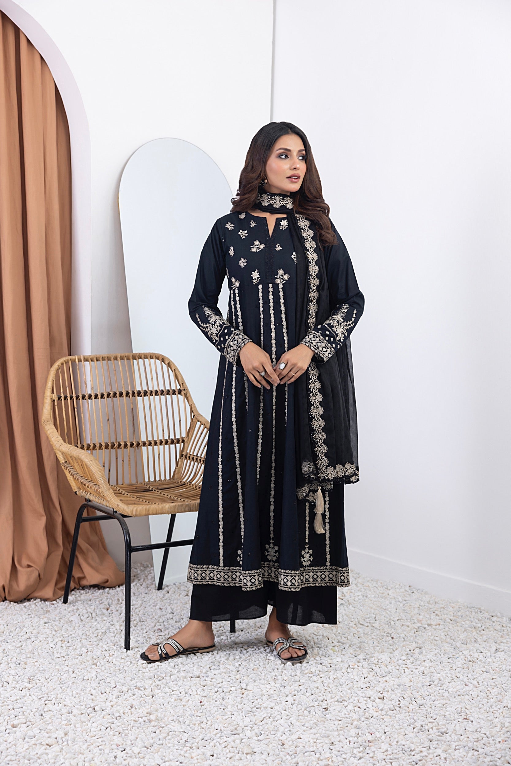 LSM | Winter Marina 24 | 0027 - Official LSM stockist in UK - Sakeena London