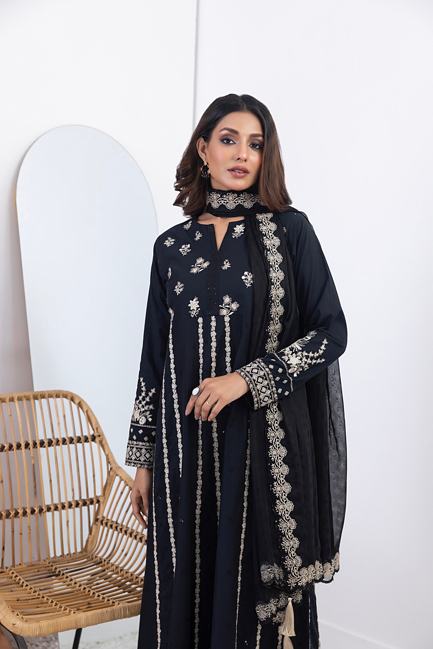 LSM | Winter Marina 24 | 0027 - Official LSM stockist in UK - Sakeena London