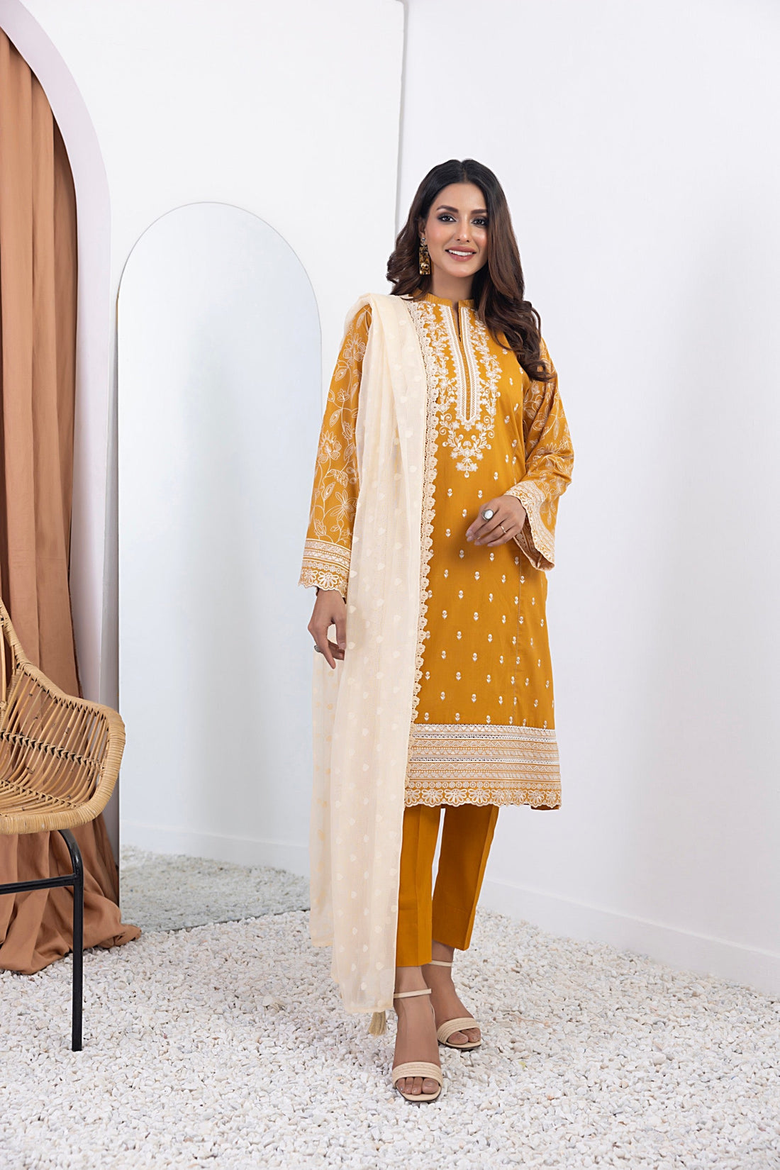 LSM | Winter Marina 24 | 0858 - Official LSM stockist in UK - Sakeena London