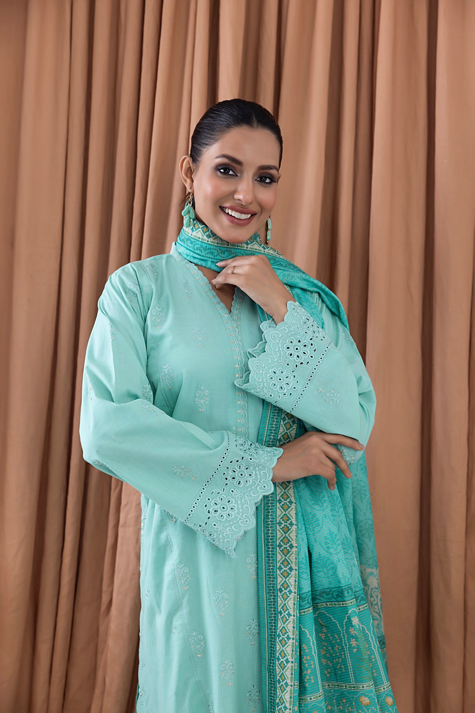 LSM | Winter Marina 24 | 0116 - Official LSM stockist in UK - Sakeena London