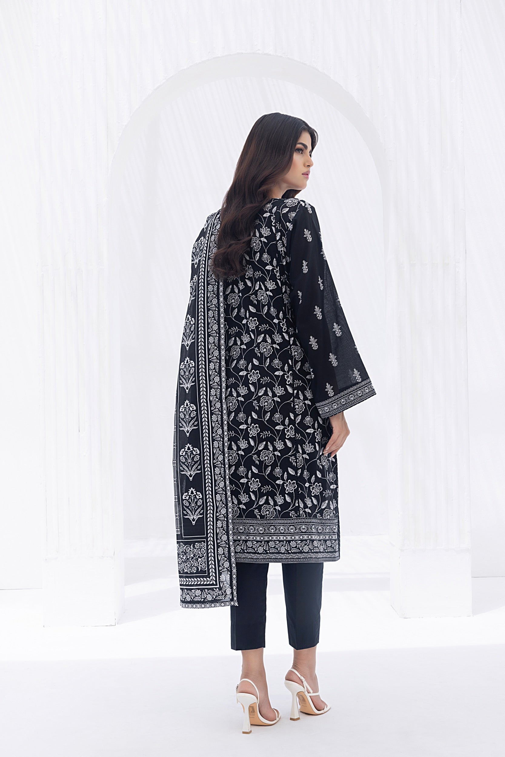 LSM | Winter Marina 24 | 0011 - Official LSM stockist in UK - Sakeena London