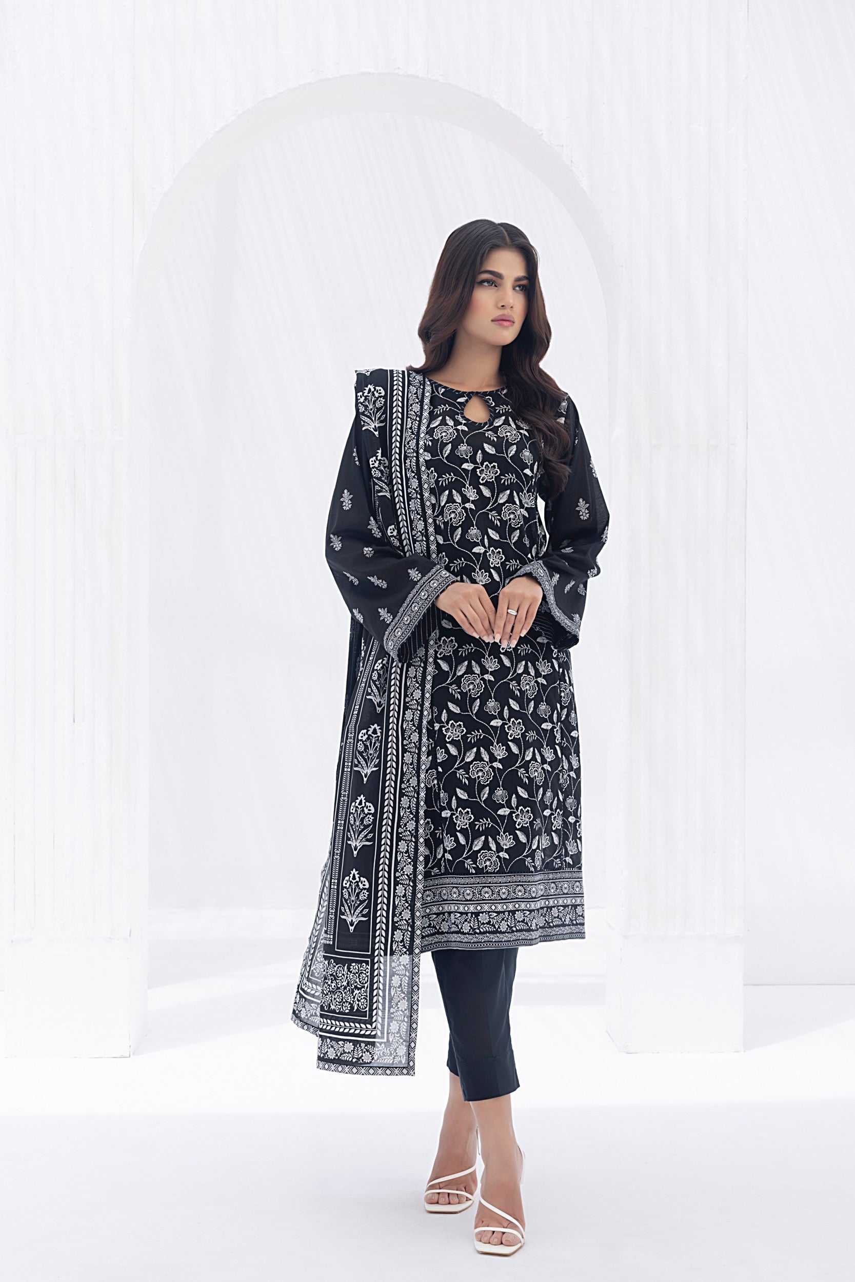 LSM | Winter Marina 24 | 0011 - Official LSM stockist in UK - Sakeena London