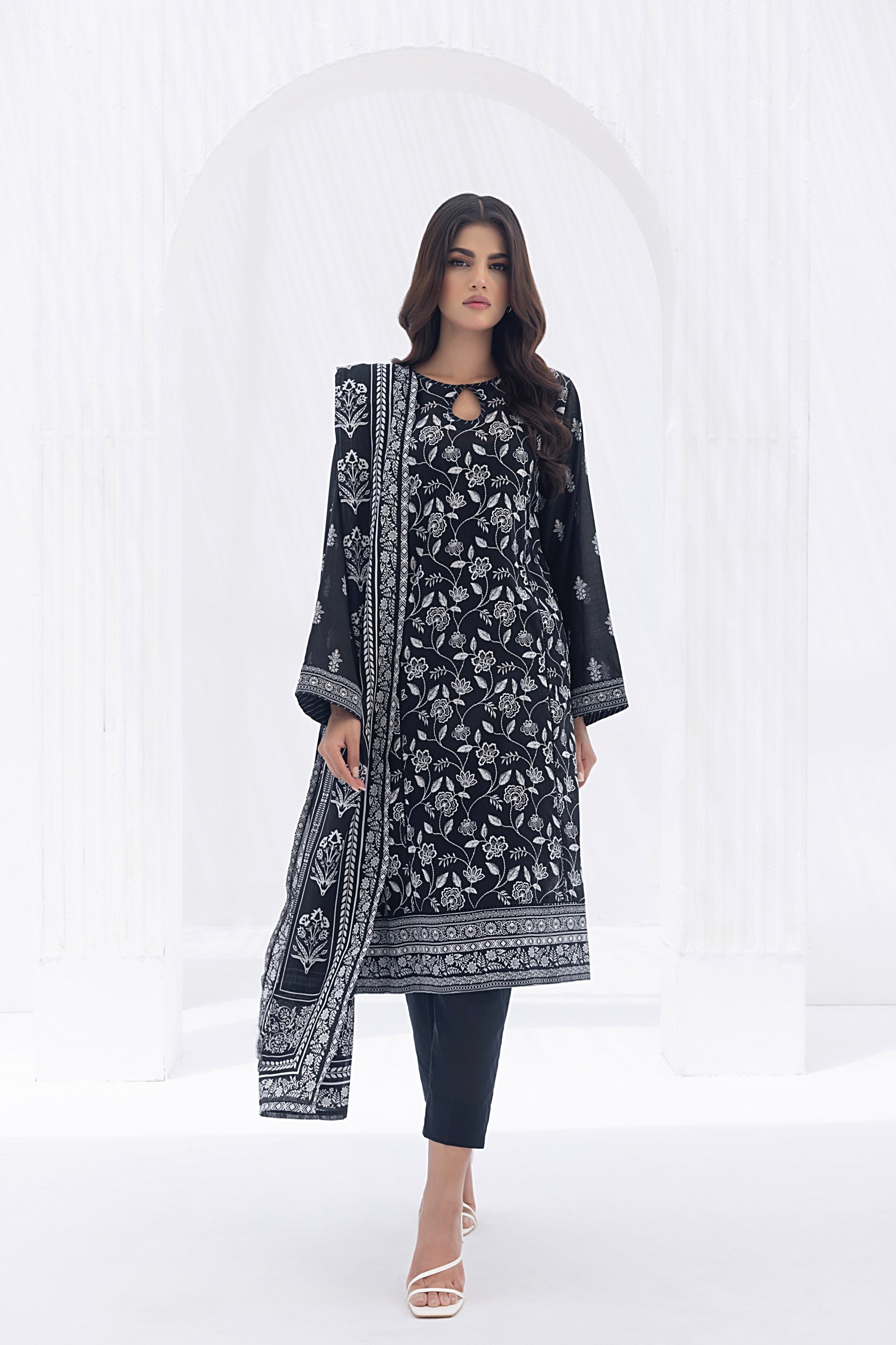 LSM | Winter Marina 24 | 0011 - Official LSM stockist in UK - Sakeena London