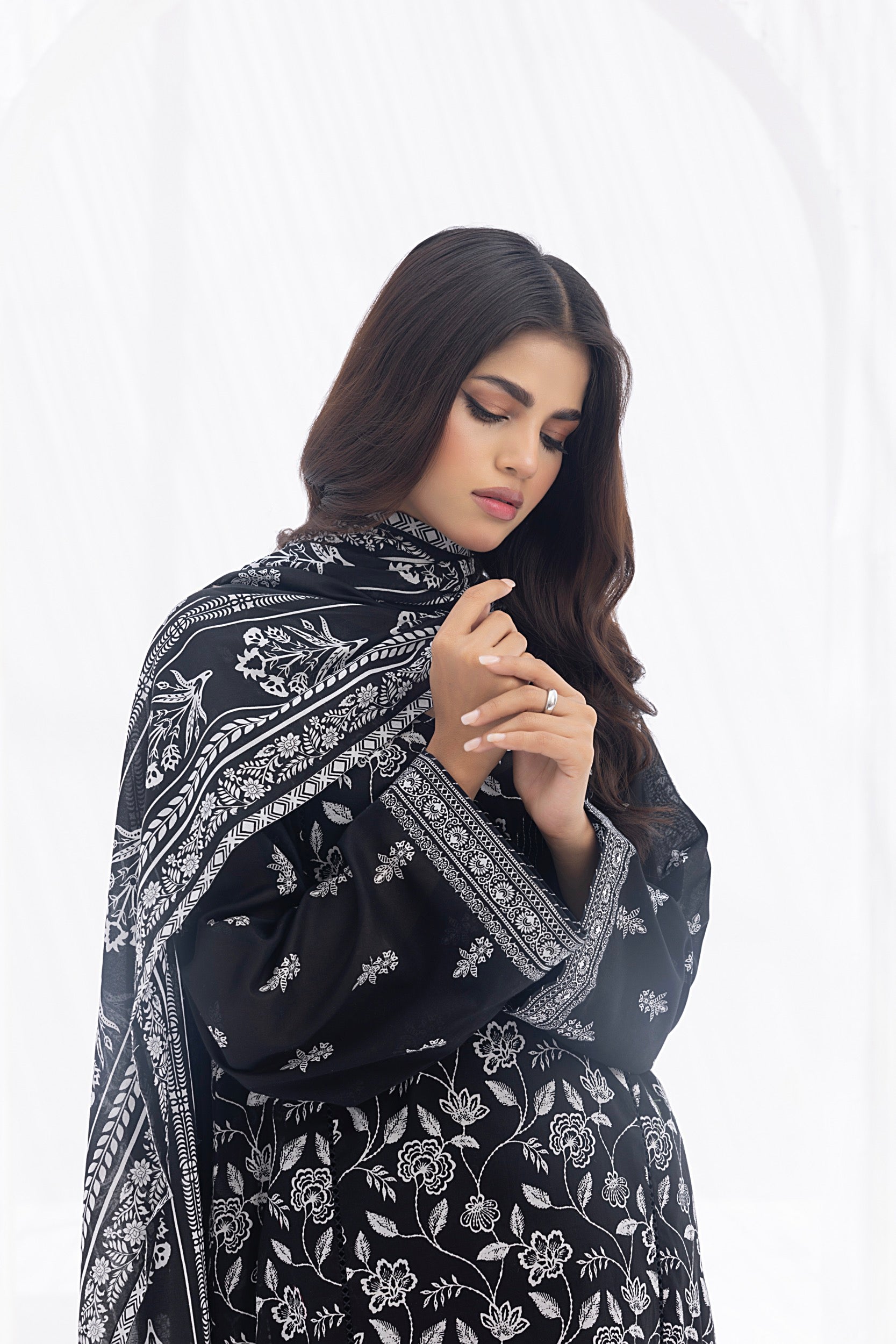 LSM | Winter Marina 24 | 0011 - Official LSM stockist in UK - Sakeena London