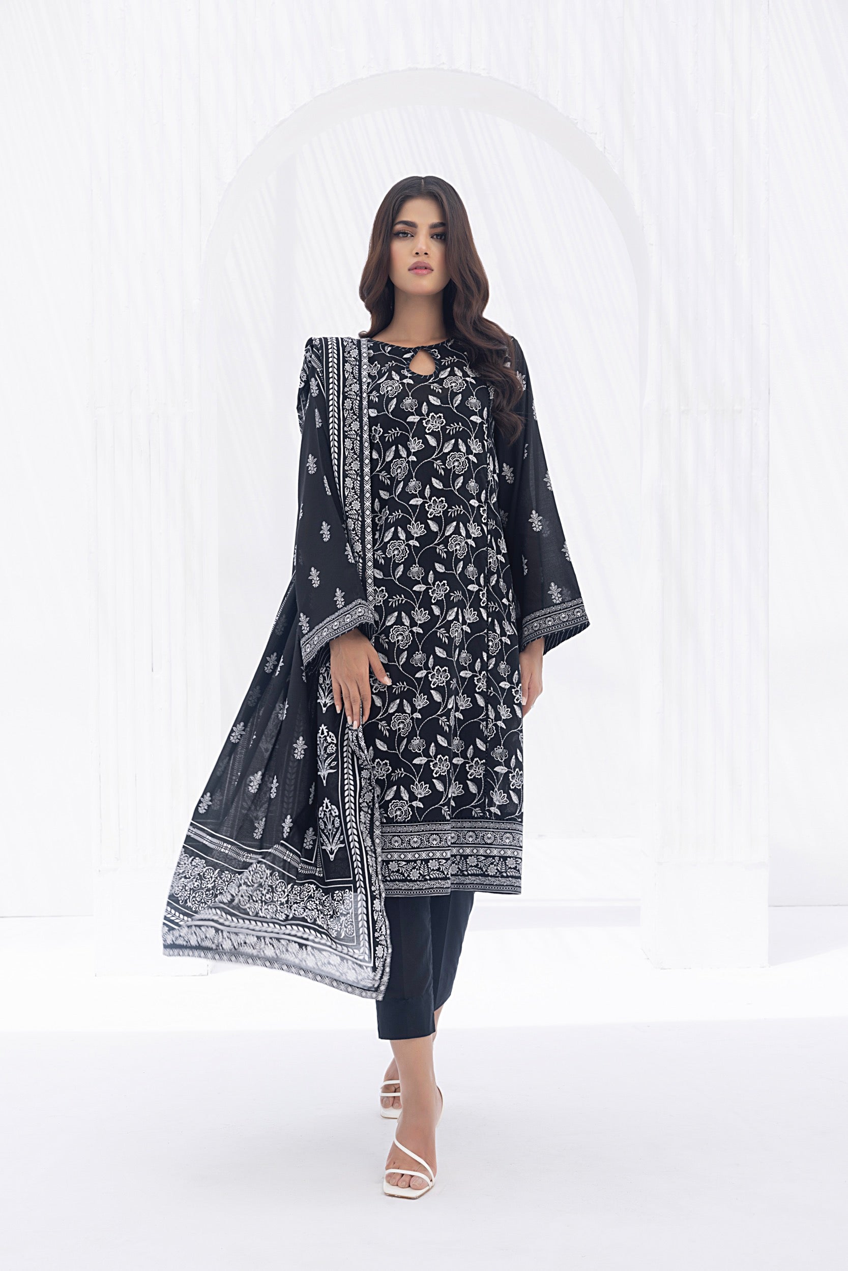 LSM | Winter Marina 24 | 0011 - Official LSM stockist in UK - Sakeena London