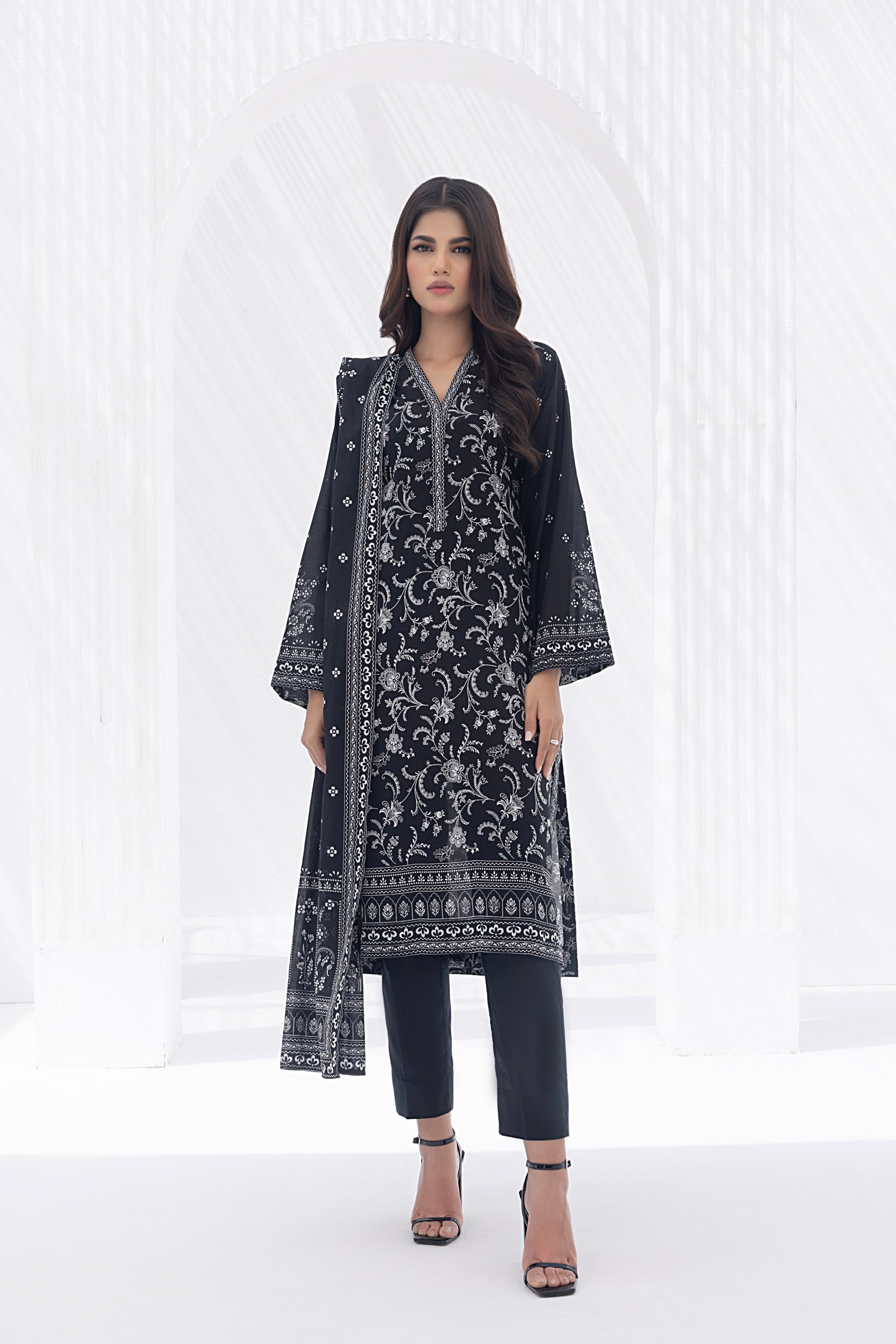 LSM | Winter Marina 24 | 0185 - Official LSM stockist in UK - Sakeena London