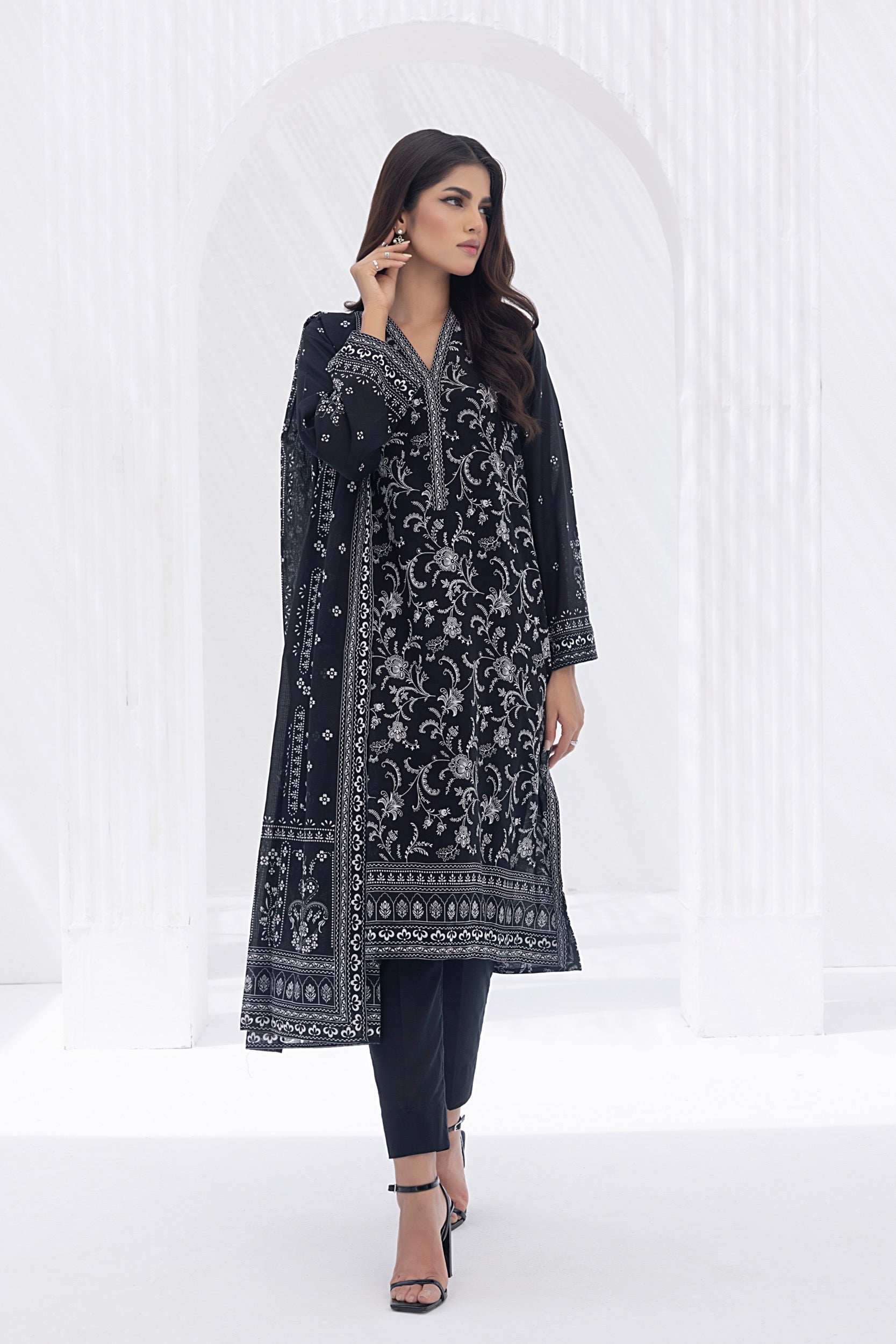 LSM | Winter Marina 24 | 0185 - Official LSM stockist in UK - Sakeena London