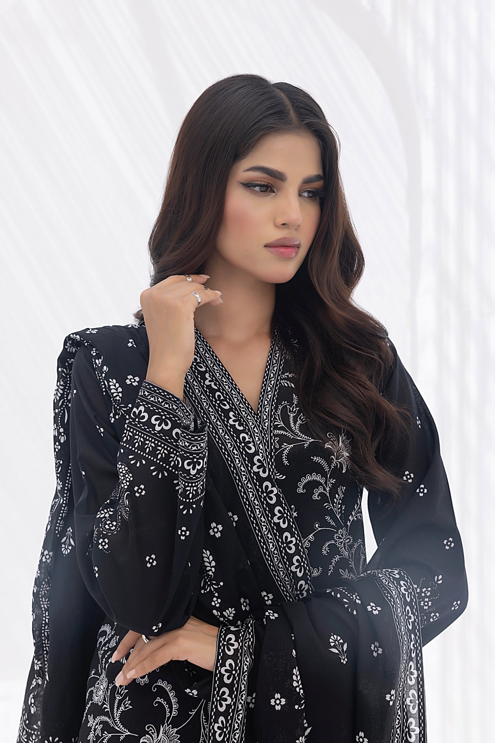 LSM | Winter Marina 24 | 0185 - Official LSM stockist in UK - Sakeena London